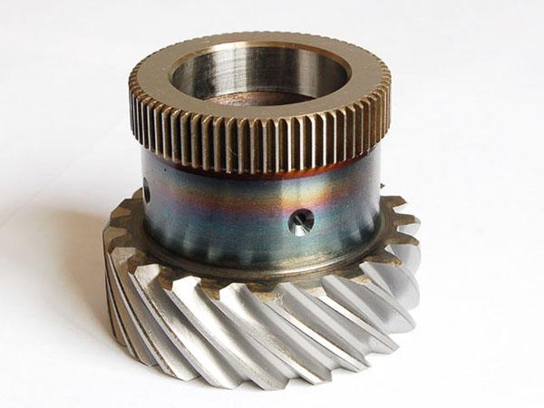 Helical spur gear